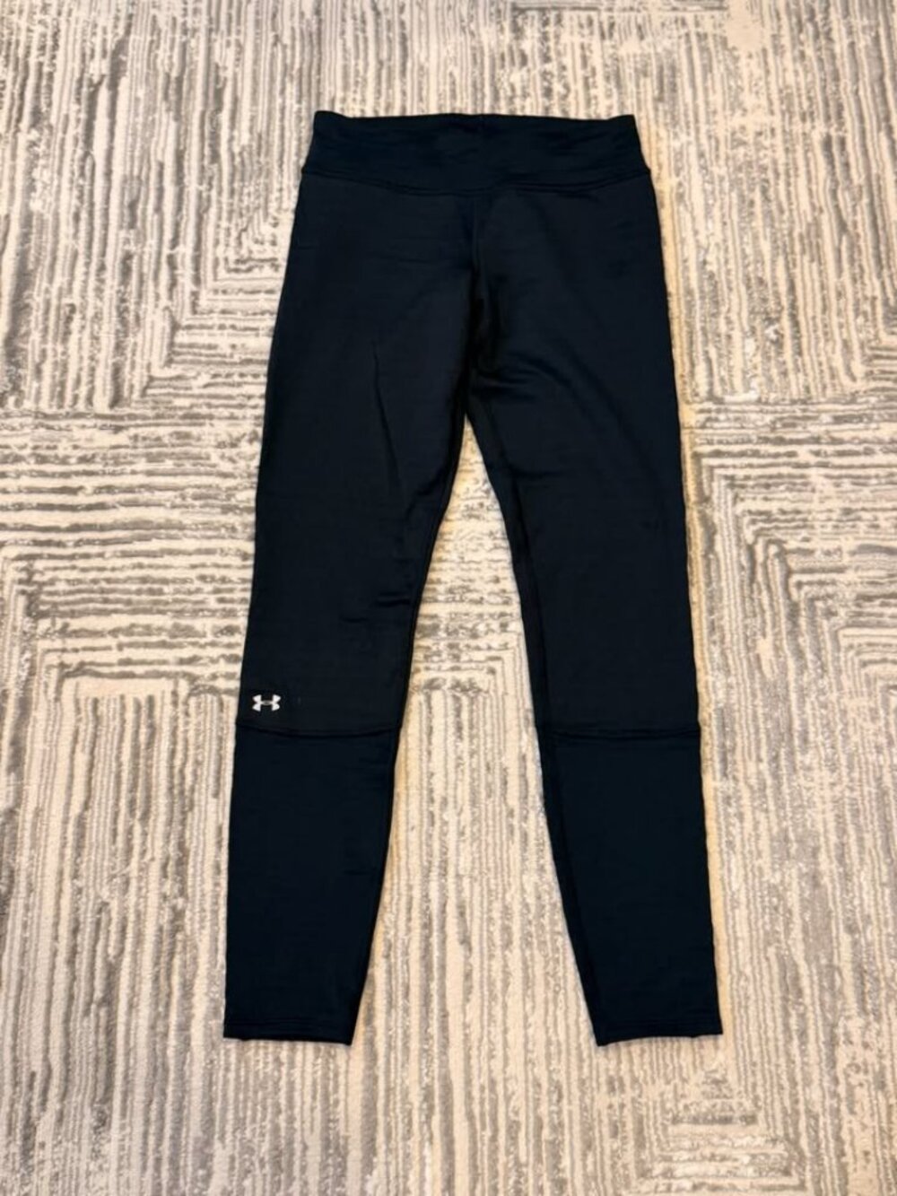 NEW Under Armour women's small Fitted Coldgear blk Base 4.0 leggings Retails $70